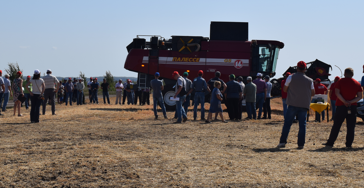 Новинки техники 2019 года под брендом FeatAgro компания "Агроцентр" представила алтайским аграриям